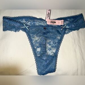 VICTORIA’S SECRET DREAM ANGELS THONG- SIZE SMALL- NWTs